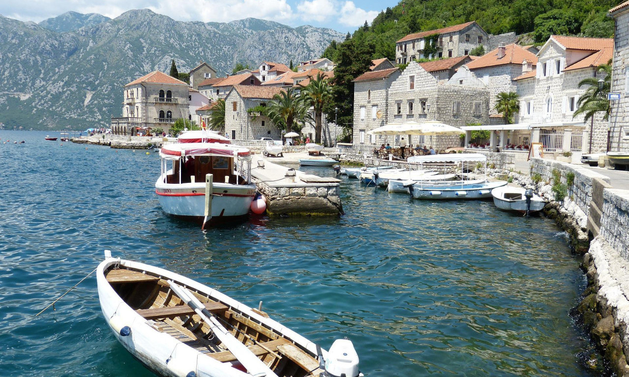 KRUZER sa SVINGERIMA stiže u KOTOR: Šta li kažu tradicionalni CRNOGORCI?