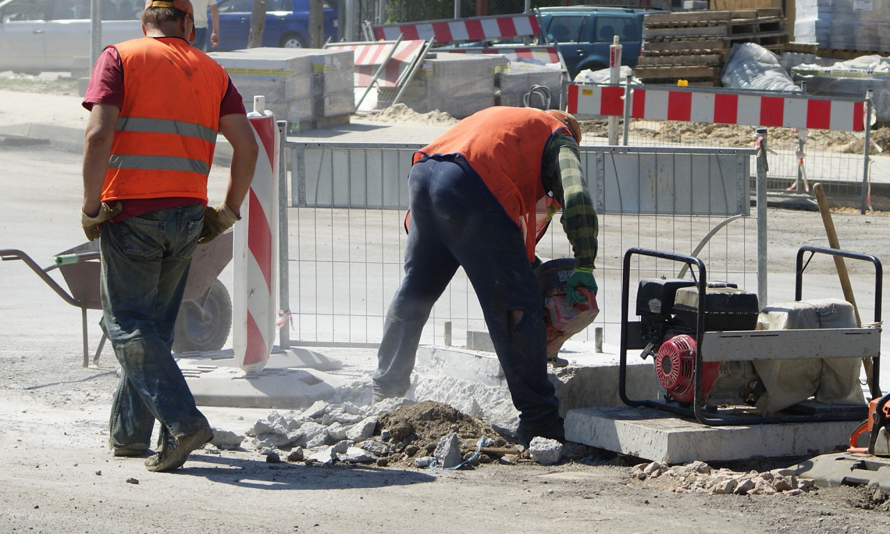 Ne KOPAMO danas samo mi - evo gde se trenutno izvode RADOVI na PUTEVIMA u SRBIJI