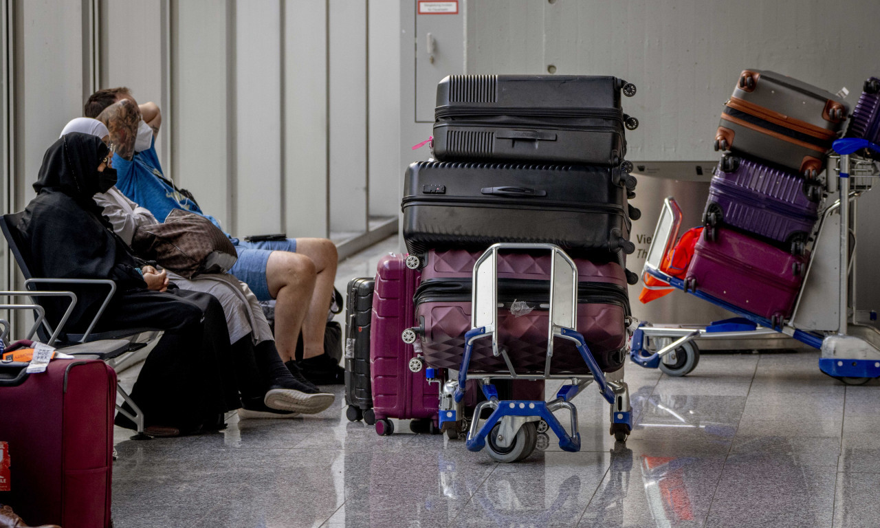 U FRANCUSKOJ ponovo evakuisano nekoliko AERODROMA: Dojave o LAŽNIM BOMBAMA nisu šala, upozoravaju FRANCUSKE VLASTI