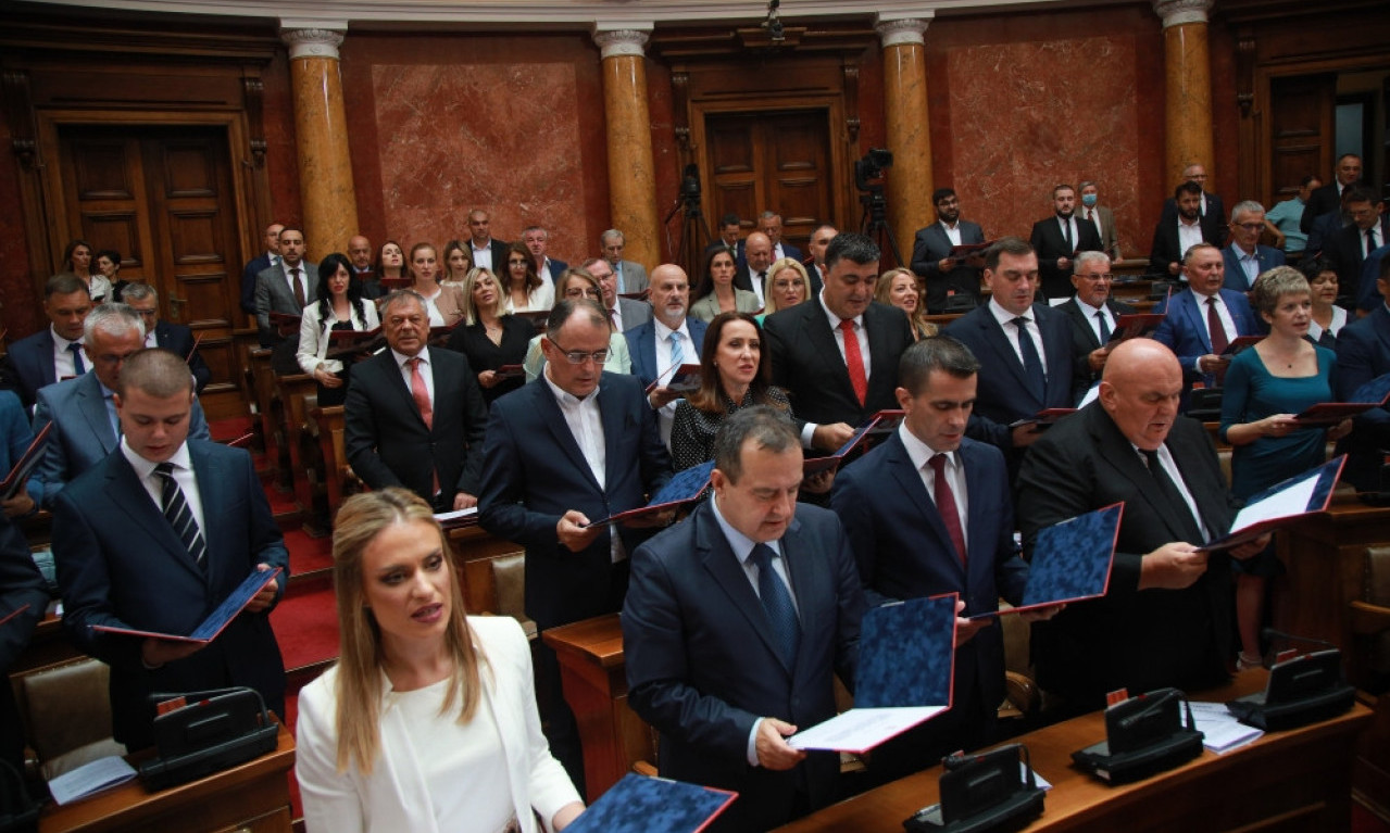 Srbija IMA PARLAMENT, poslanici položili ZAKLETVU