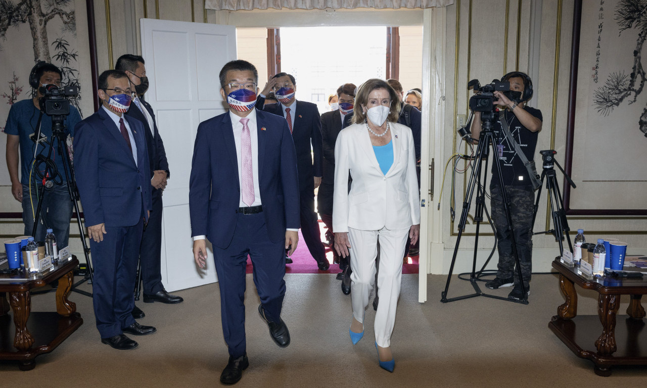 PELOSI otputovala s Tajvana, Kinezi i Amerikanci se ODMERAVAJU PREKO NIŠANA na Pacifiku