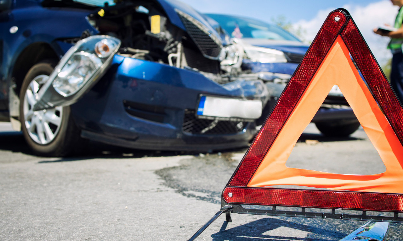 Udes kod Vranja - automobil sleteo s puta, poginula jedna osoba