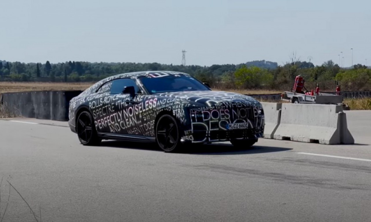 Eko bumu podlegao i čuveni Rolls-Royce, nastavljeno testiranje električne Spectre