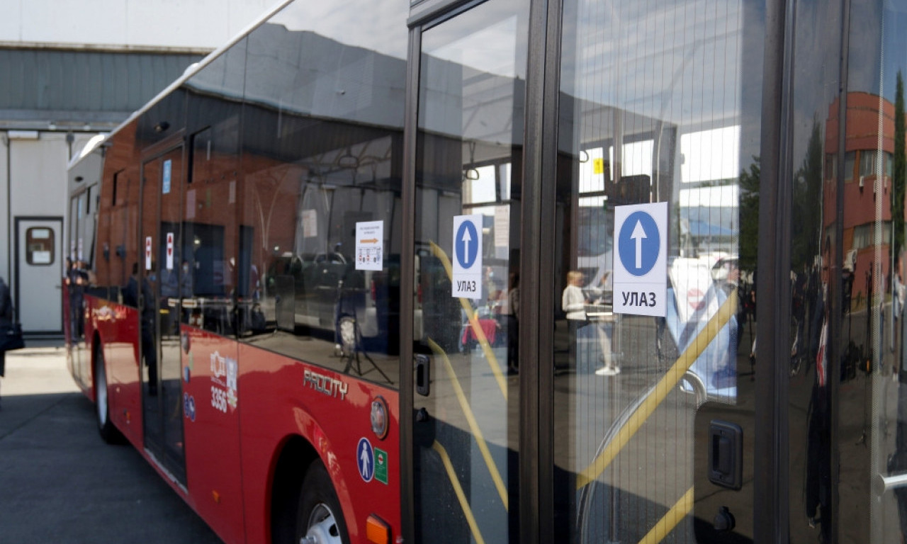 PIJAN vozio gradski AUTOBUS: Građani zvali POLICIJU