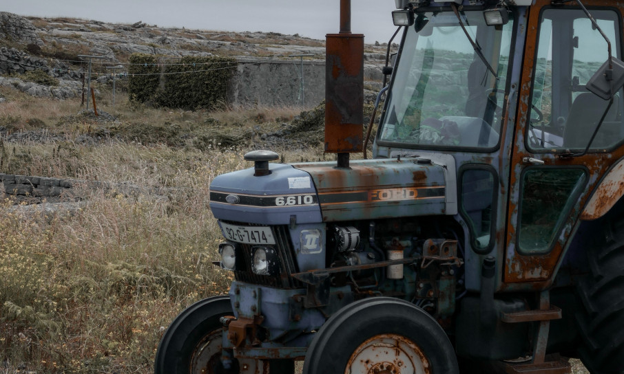 Nesreća kod BAČKE PALANKE: "Zakucao" se u traktor sa PRIKOLICOM, na mestu ostao MRTAV