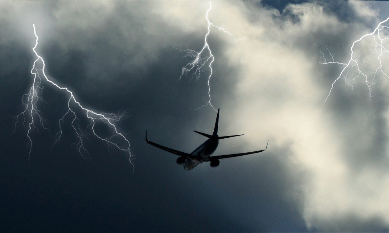 Drama u avionu Croatia Airlines - u letelicu UDARIO GROM PRILIKOM SLETANJA na zagrebački aerodrom