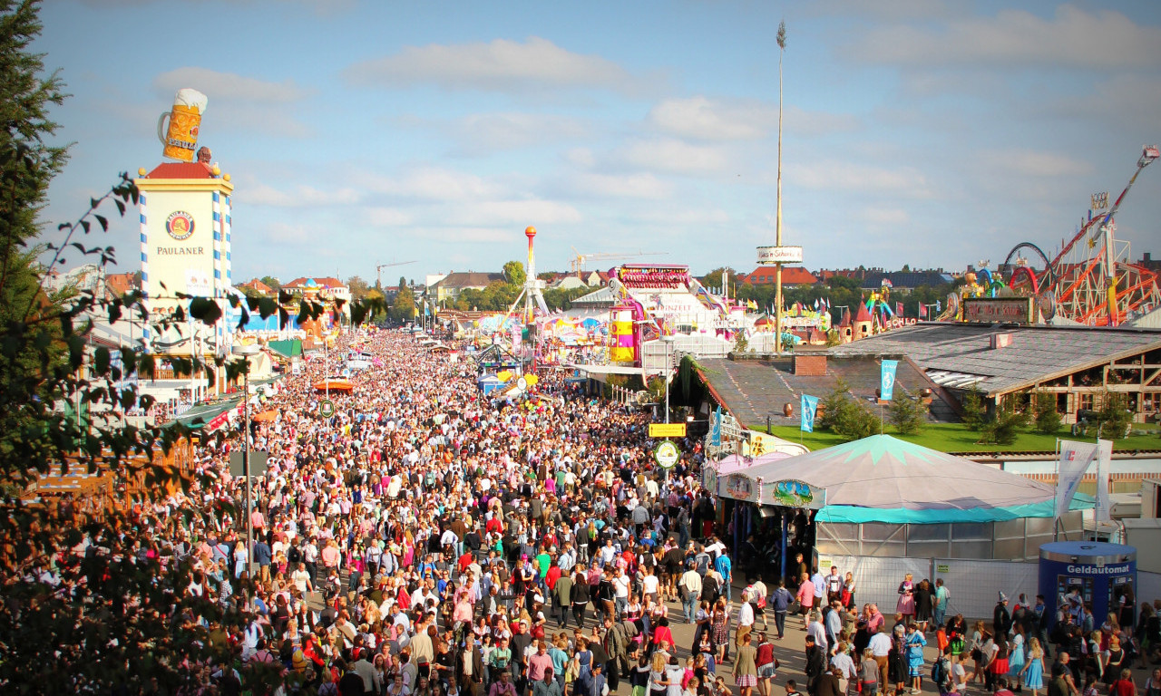 Na OKTOBERFESU nema krize - posle DVE godine PAUZE otvoren najveći FESTIVAL PIVA