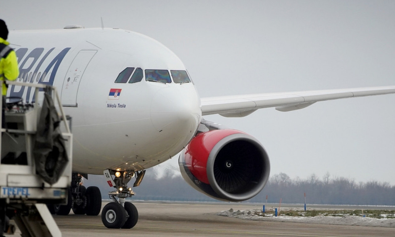 VANREDNO sletanje u Beograd: U avionu bilo DETE BEZ SVESTI