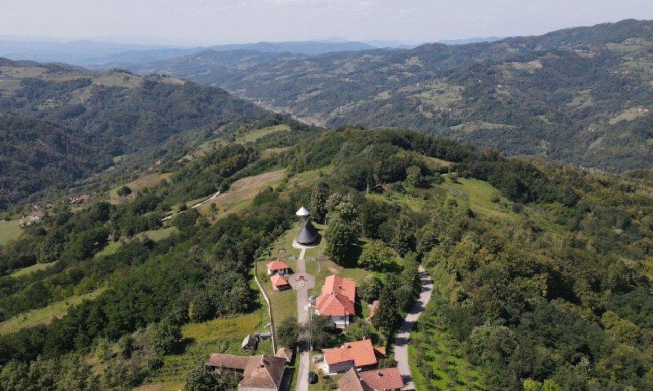 ČUDO u Srbiji: Sagradili CRKVU bez ijednog EKSERA, ona i danas "živi"