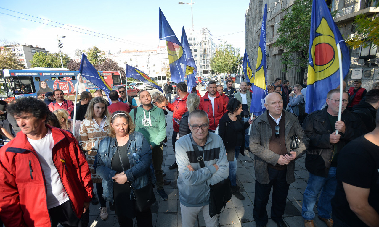 Deo zaposlenih u Pošti Srbije održao PROTEST - traže POVEĆANJE PLATA