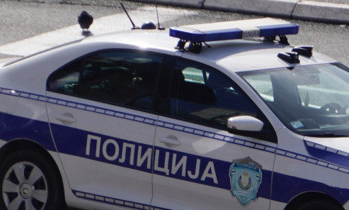 U Nišu BIJU POLICAJCE: Inspektoru POLOMLJENA KOST na licu, TUKAO ga i "kolega"