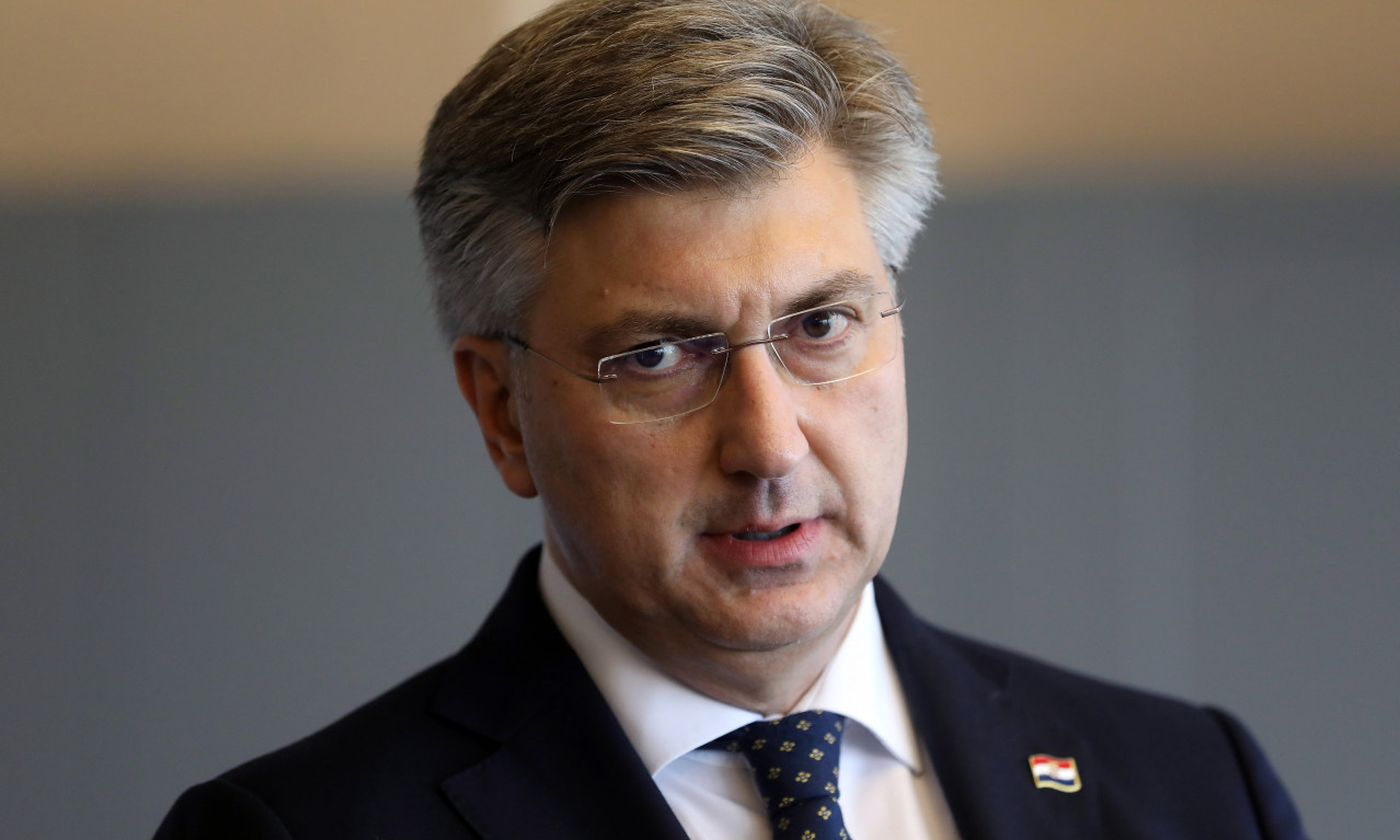 PLENKOVIĆ najavio MERE zbog poskupljenja: Uvođenje EVRA iskoristili za LOV U MUTNOM