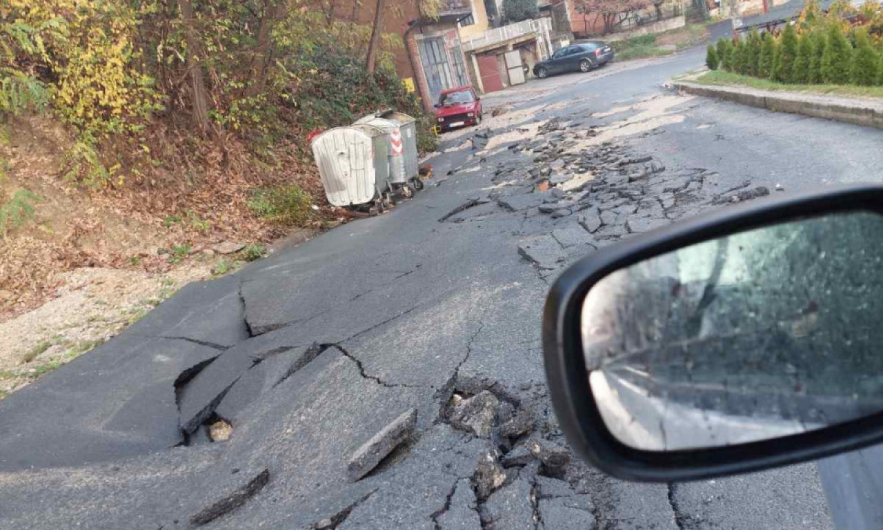 Kao da je BAGER prošao: Pukla vodovodna cev i NAPRAVILA KATASTROFU