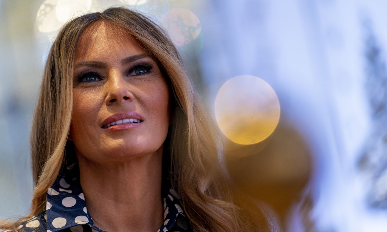 ON JE POLUBRAT MELANIJE TRAMP: Njega ne žele da priznaju i ništa mu nisu dali, dok se oni bahate u parama