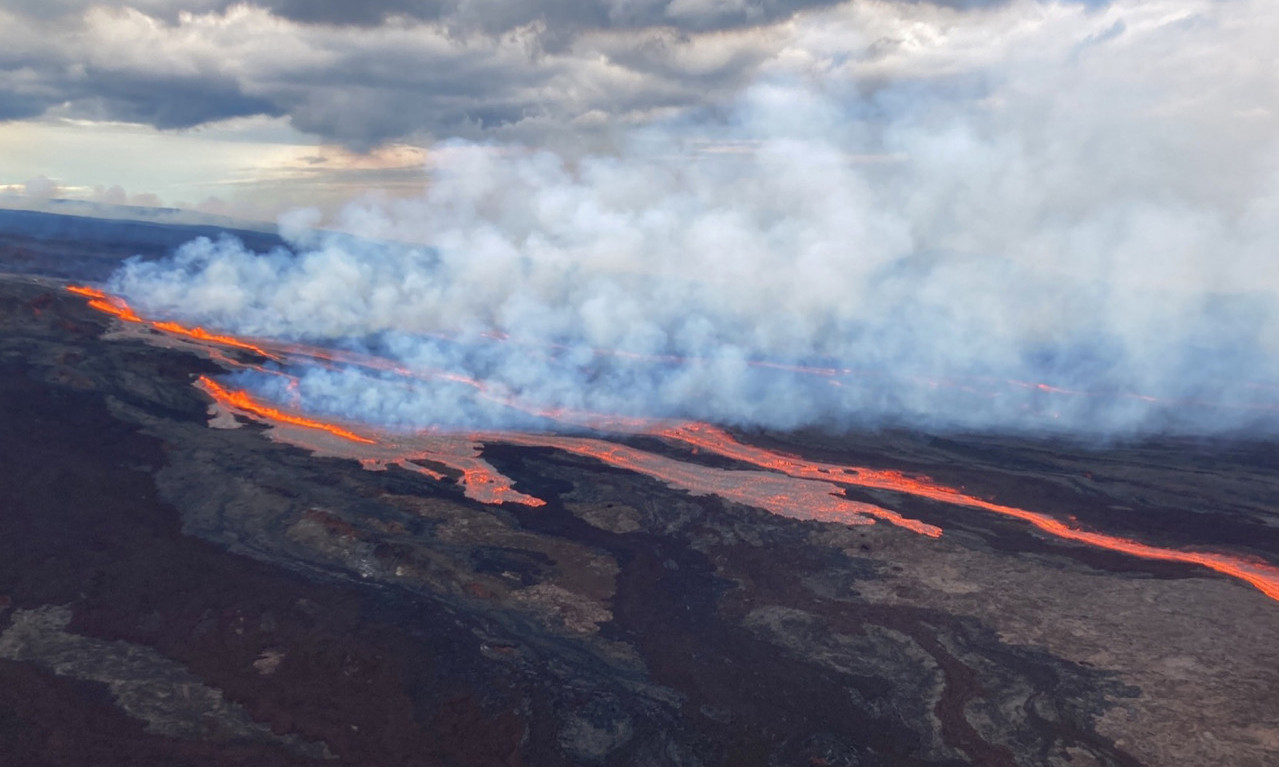 Etna ponovo počela da izbacuje LAVU i pepeo: Trenutno nema opasnosti po lokalno STANOVNIŠTVO