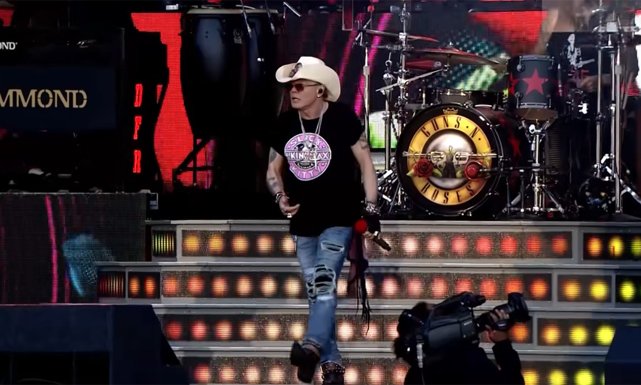 Frontmen grupe GUNS N' ROSES optužen za SEKSUALNI NAPAD