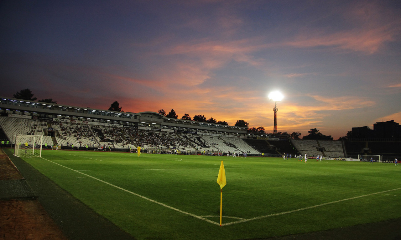 Partizan "STVORIO PARE": Ponovo RADE REFLEKTORI na stadionu, isplaćen DUG od 26 MILIONA DINARA