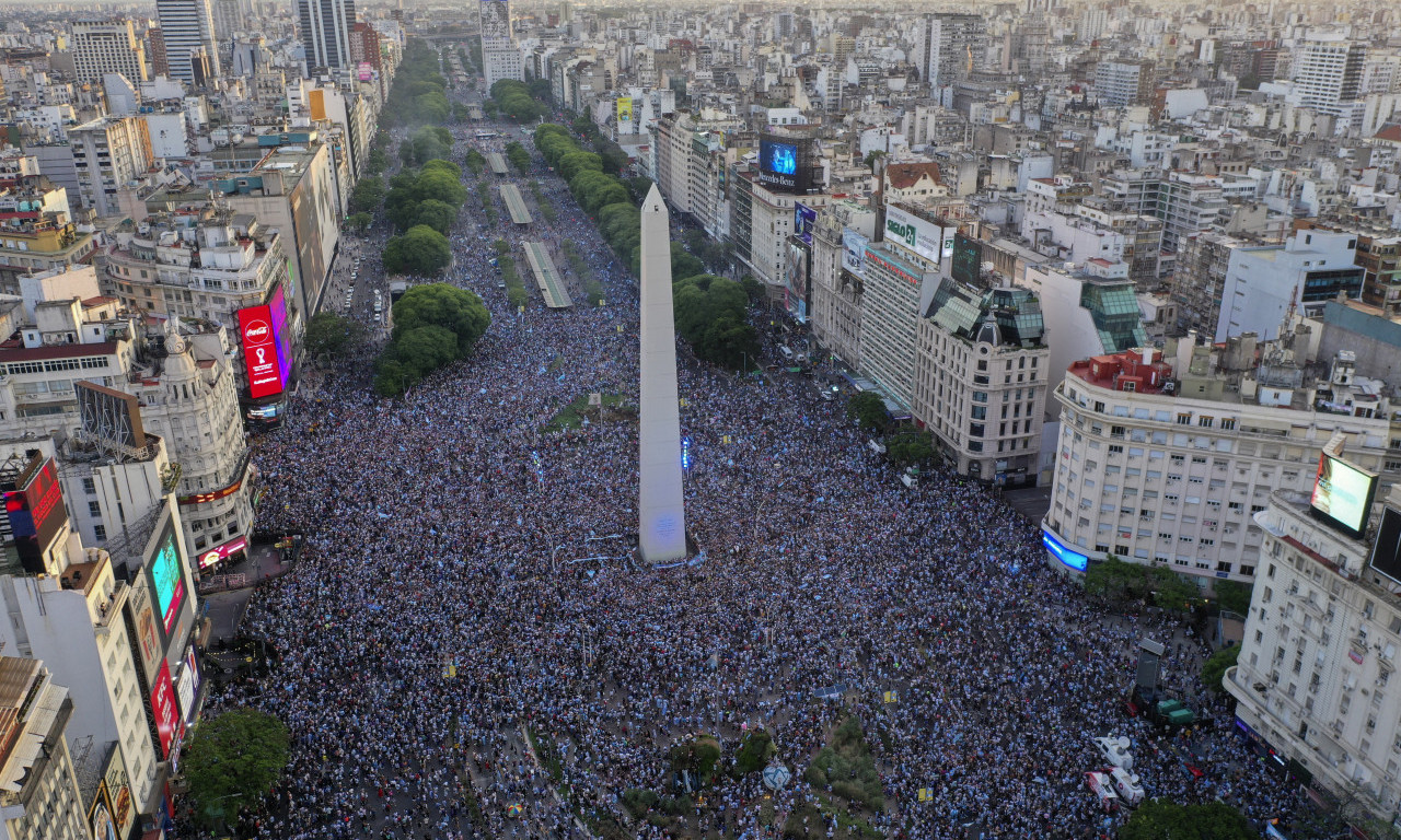 Argentinci U TRANSU posle pobede nad Hrvatskom, ČITAVA PRESTONICA slavila FINALE