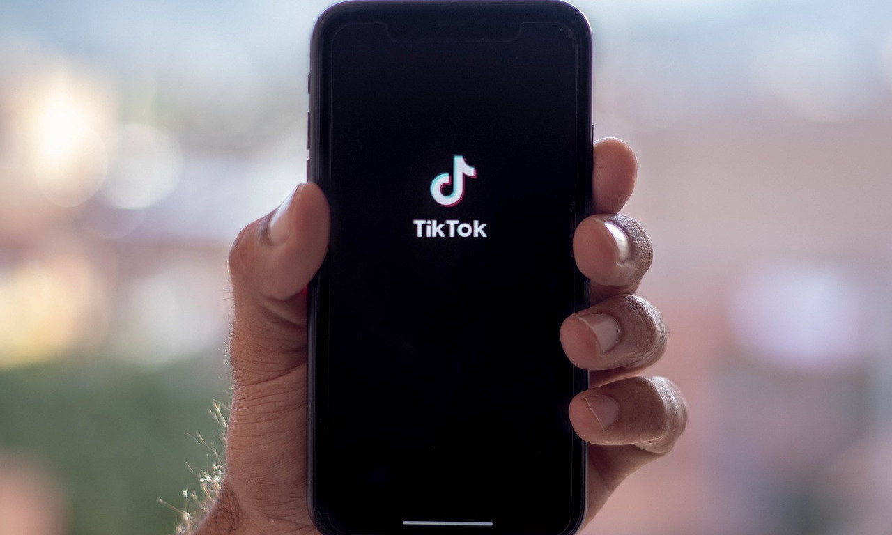 7 ključnih RAZLOGA zbog kojih je TIKTOK pogubna mreža