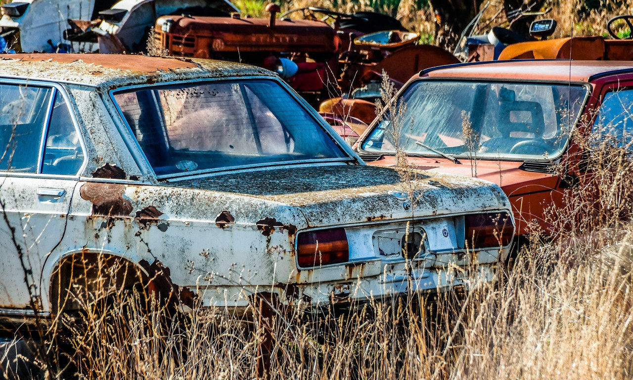 Što da vam PROPADNU PARE? Zašto STARI AUTOMOBILI češće završe na otpadima umesto na RECIKLAŽI