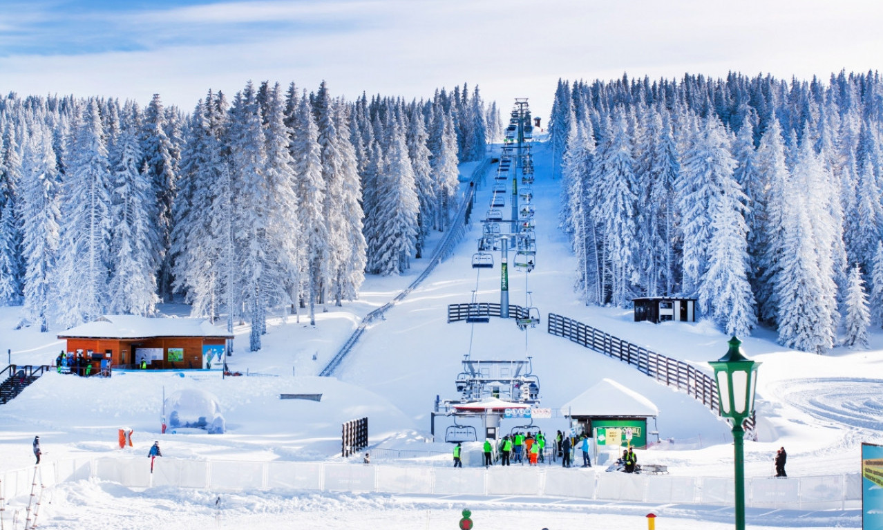 DA LI STE SPREMNI ZA SKIJE? "Ski openingom" počela je zimska sezona na Kopaoniku, a ima i snega!