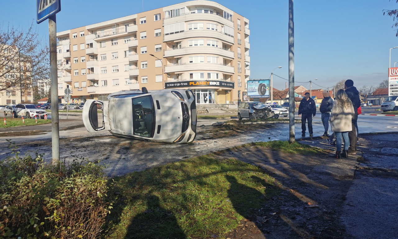 Težak UDES u Čačku: Jedno vozilo SMRSKANO, drugo se PREVRNULO