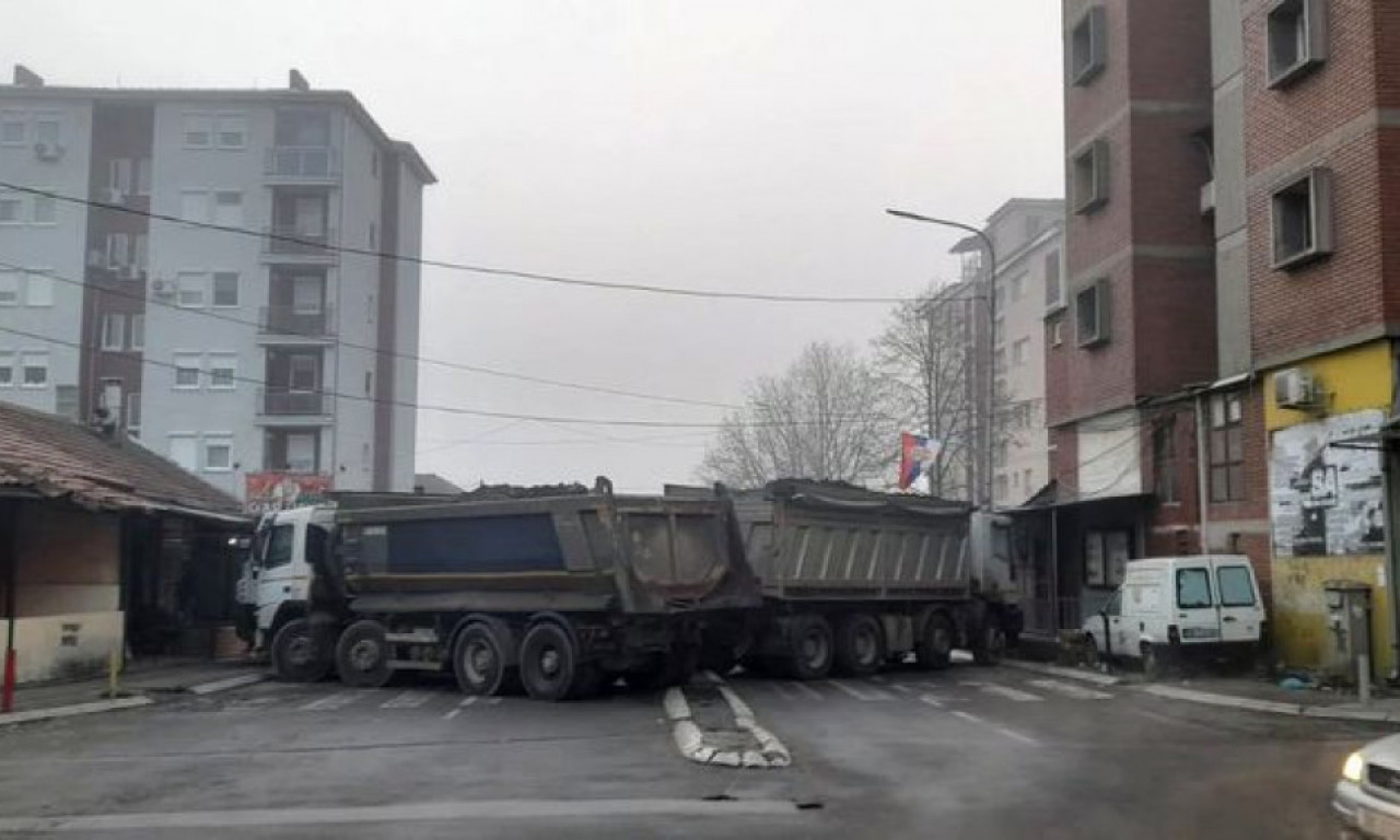 POSTAVLJENE BARIKADE i u severnom delu Kosovske Mitrovice