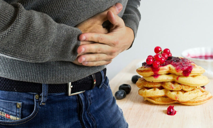 PREJELI ste se i "umirete": 4 saveta NUTRICIONISTKINJE koji će vam olakšati MUKE