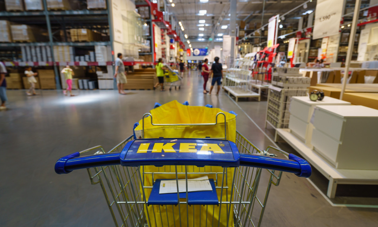 Ako ste KUPILI ovaj proizvod u IKEA radnji, odmah ga VRATITE! Postoji opasnost od OPEKOTINA I STRUJNOG UDARA