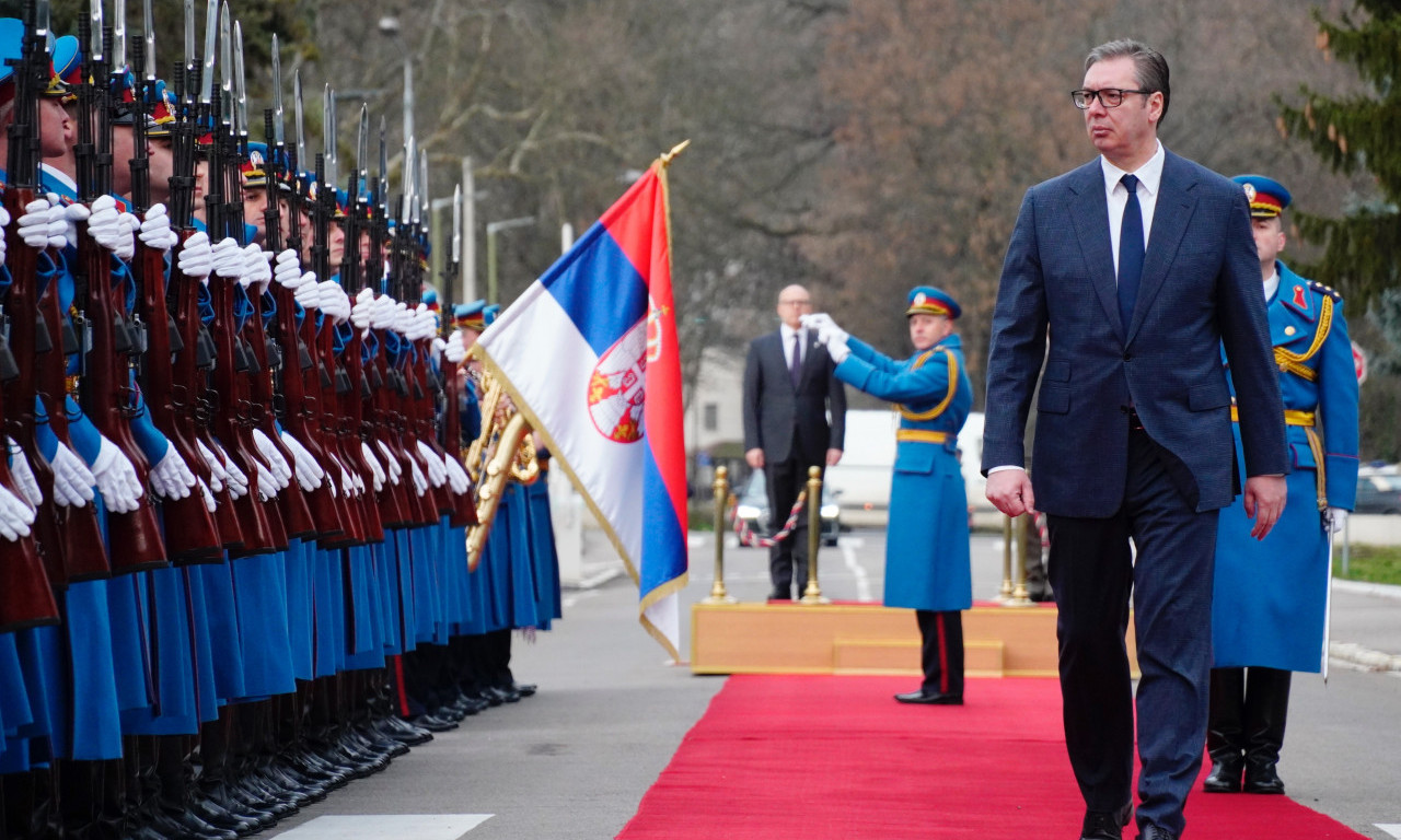 Vučić poručio: Nastavljamo da se BORIMO da VOJSKA SRBIJE dobije status koji ZASLUŽUJE