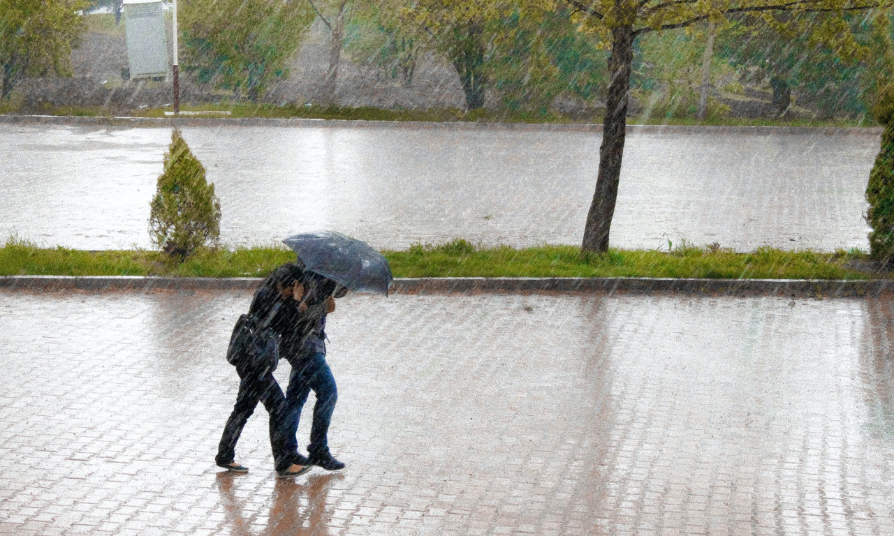 Upaljen METEO-ALARM: U Srbiju stižu PLJUSKOVI sa grmljavinom, mogući udari GRADA