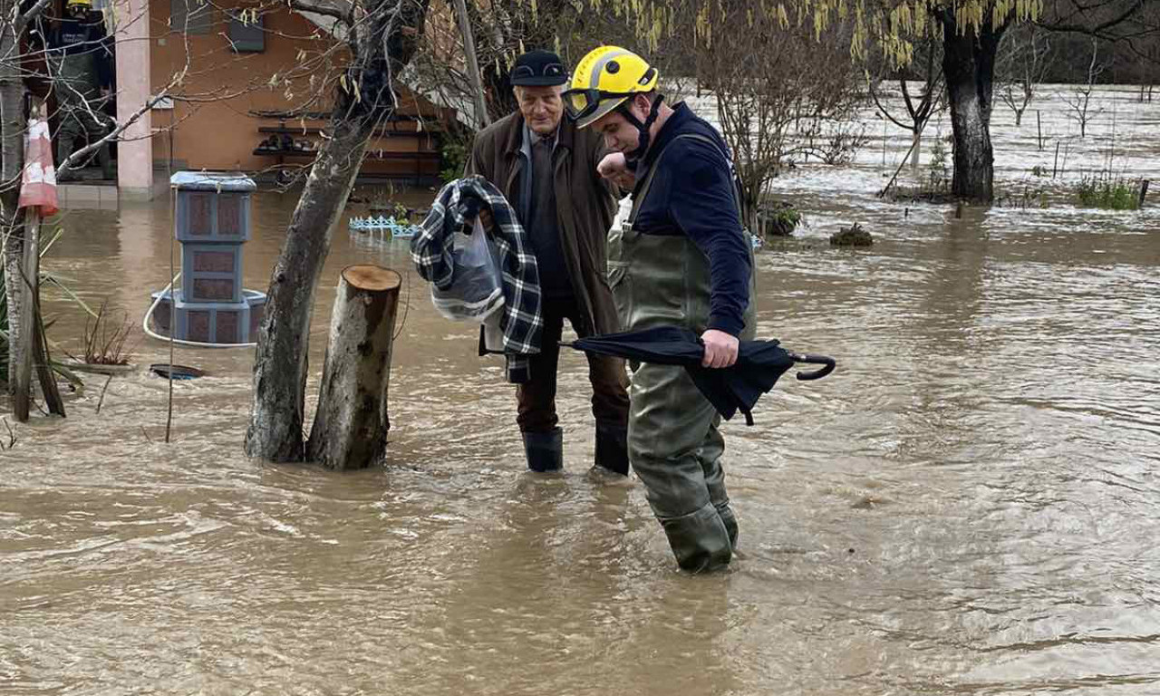 POPLAVE okovale Srbiju: VANREDNA SITUACIJA u 5 opština, EVAKUISANE 84 osobe