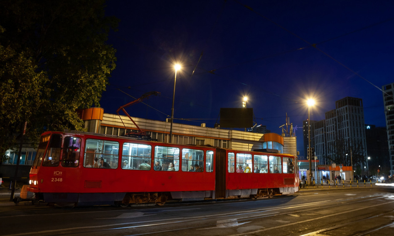 Sudarili se TRAMVAJ i AUTOMOBIL na Trošarini: Nastao TOTALNI KOLAPS, zaobiđite ovaj deo Beograda ako možete