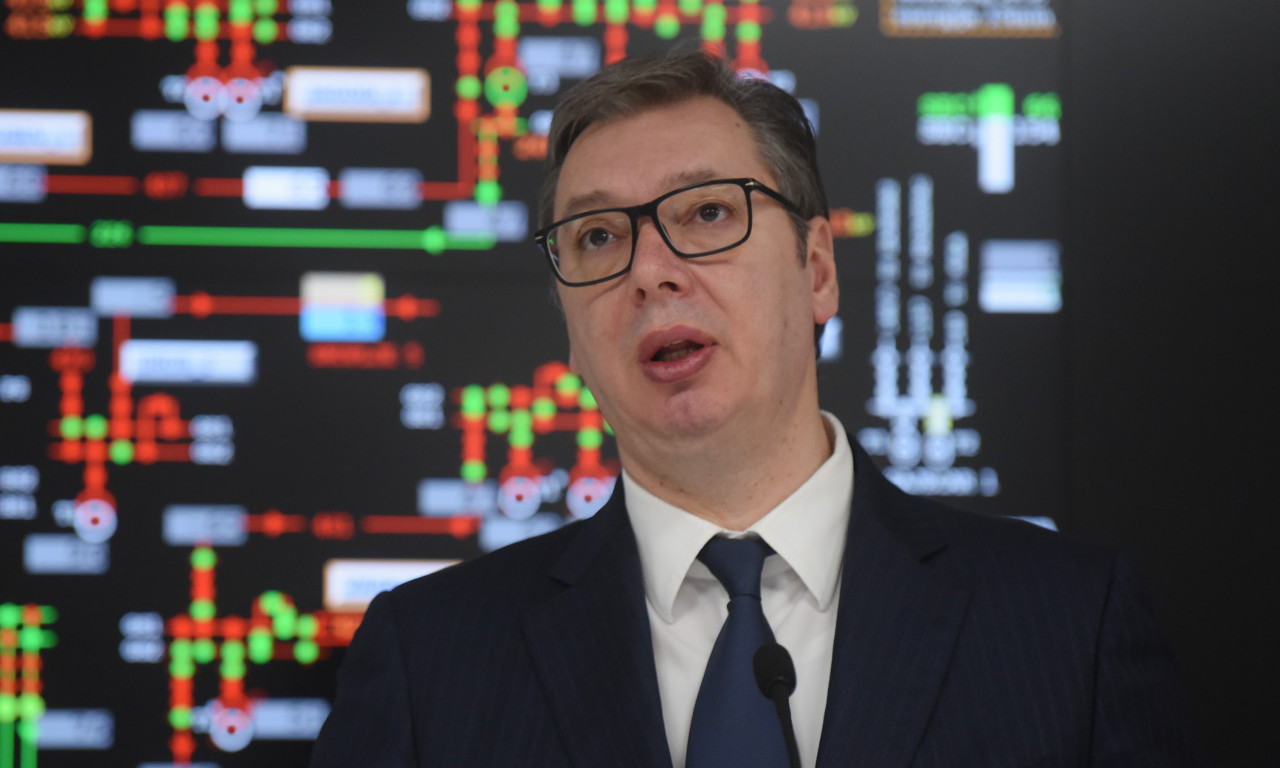 Ni KROZ OSMEH, ni KROZ PODSMEH: Evo šta Vučić kaže na tvrdnje da je SAM ORGANIZOVAO PROTEST na Sretenje