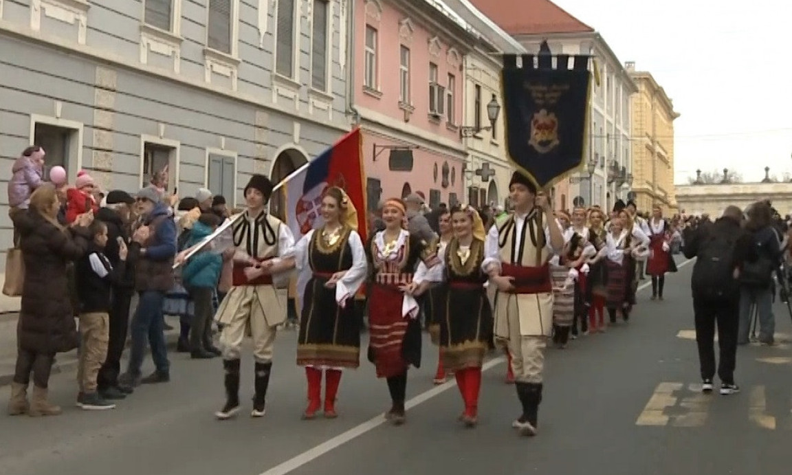 Obnovljena TRADICIJA: Otvoren PETROVARADINSKI KARNEVAL posle pauze od osam DECENIJA