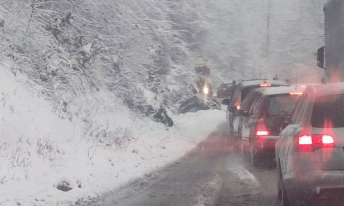 DRAMATIČNA PROGNOZA EVROPSKIH METEOROLOGA Za vikend stiže jaka zimska oluja, kiša i sneg!