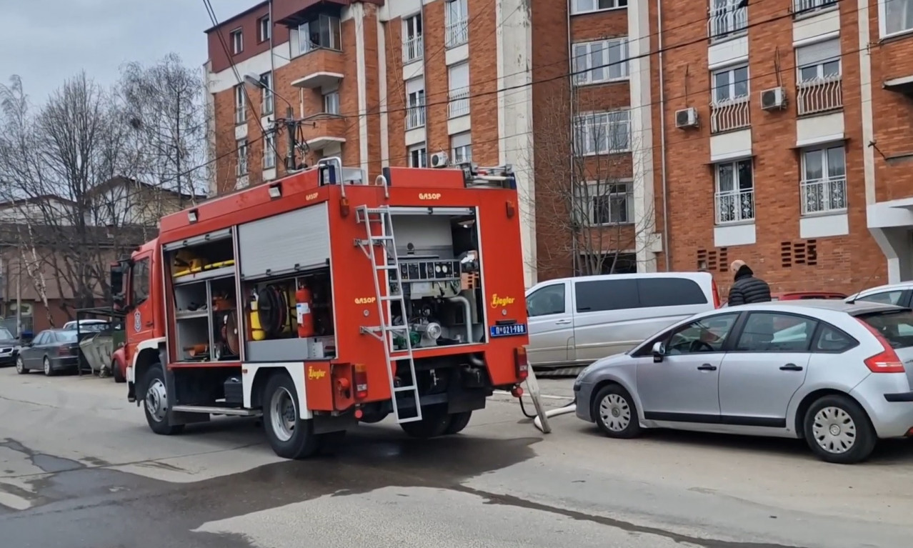 Četvoro dece NASTRADALO u požaru u Novom Pazaru, roditelji TEŠKO povređeni