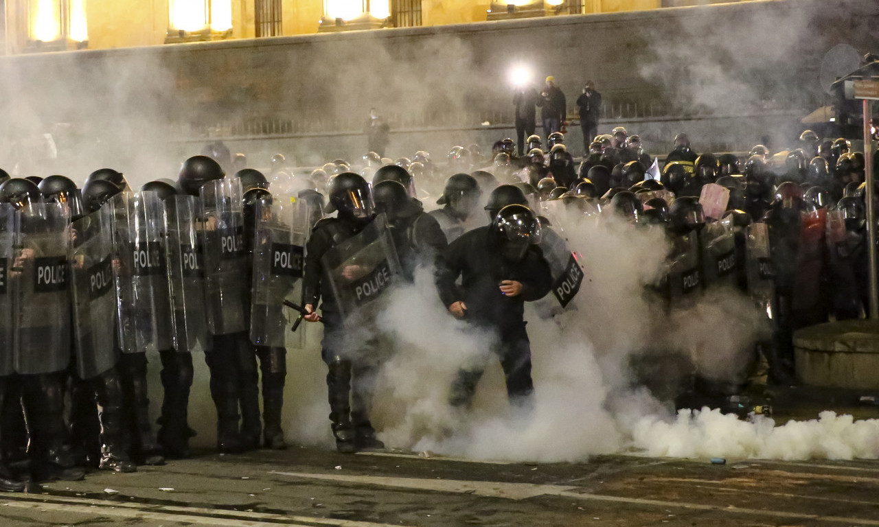 224 OSOBE PRIVEDENE ZBOG PROTESTA: Huliganizam, otpor i sukob sa policijom