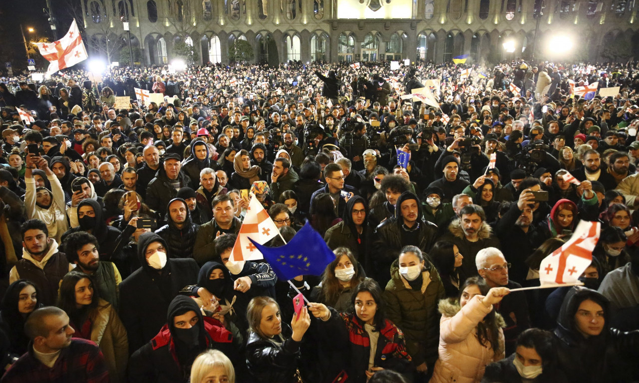 Pobeda NARODA: Demonstranti u Gruziji PROSLAVLJAJU povlačenje ZAKONA o stranim agentima