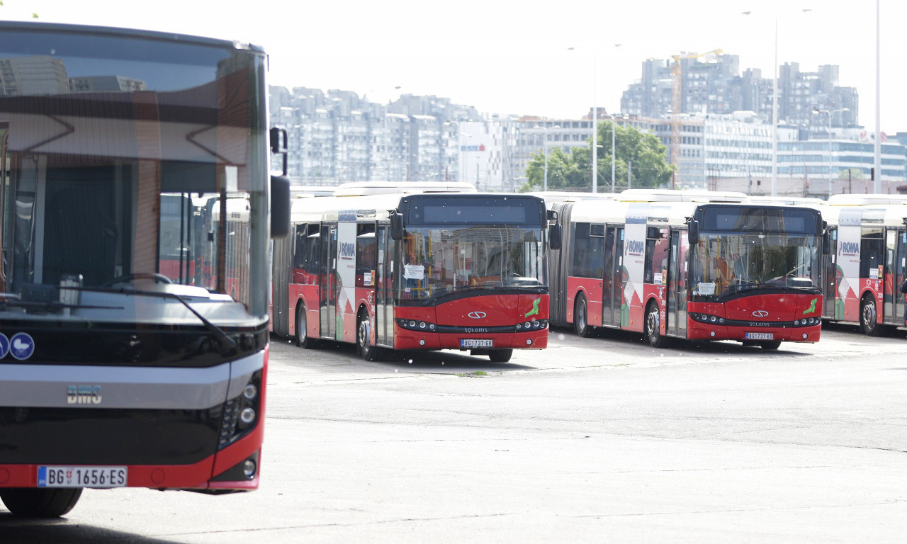 Šapić naredio: AUTOBUSI više neće biti CRVENI, sve ih prefarbajte!