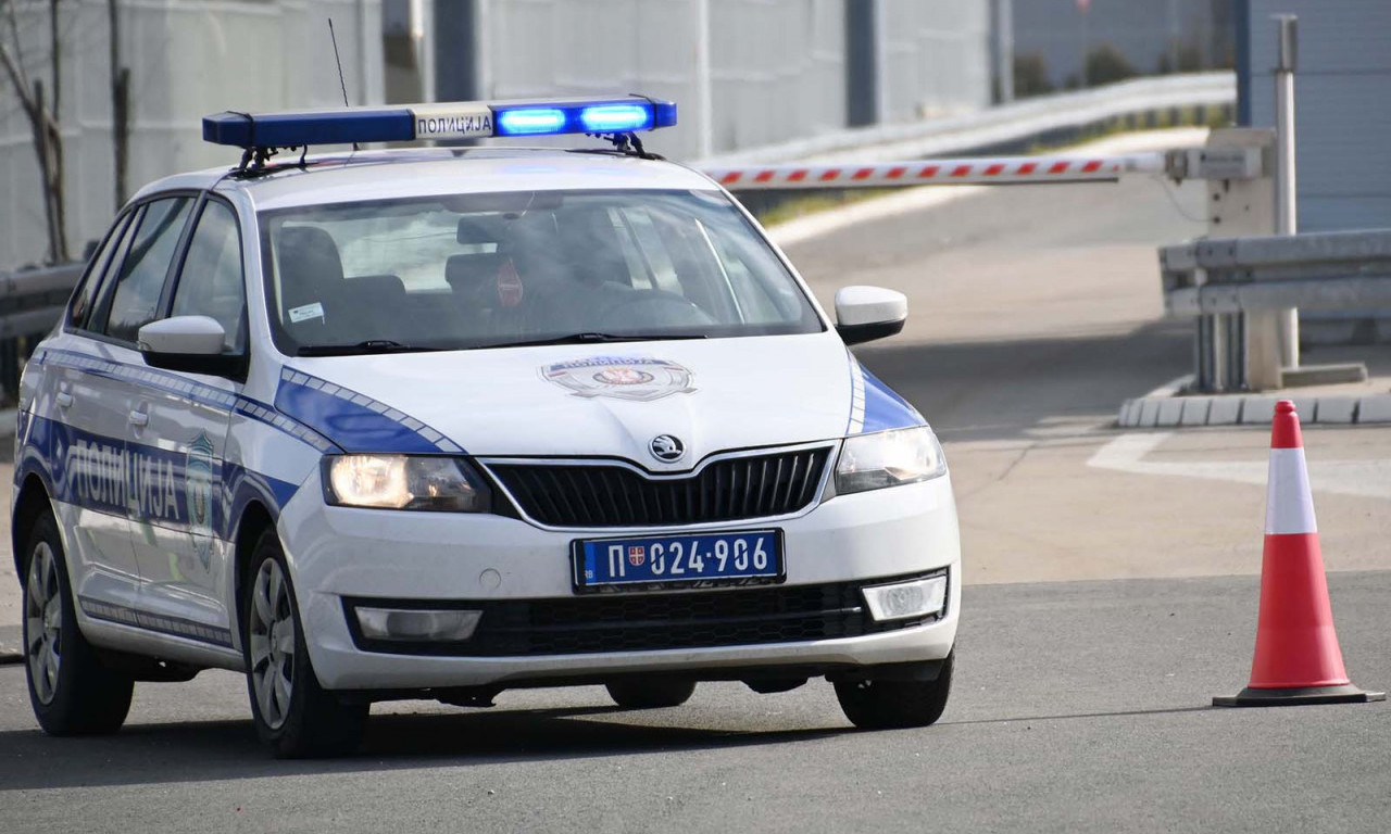 SUDAR AUTOMOBILA I CISTERNE kod Bubanj potoka, muškarac teško povređen, stvorila se OGROMNA GUŽVA