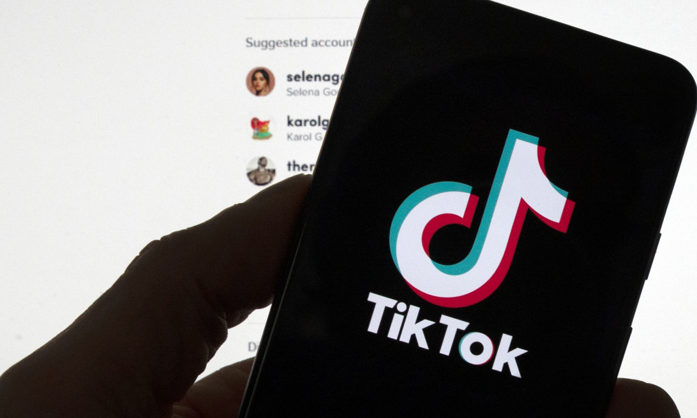 Influenser PREMINUO posle prihvatanja TIKTOK IZAZOVA i ispijanja litara ALKOHOLA