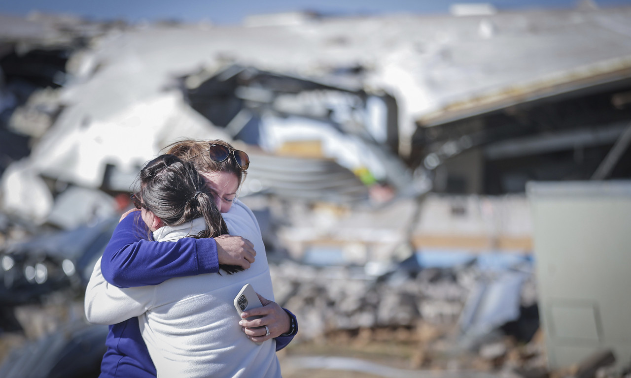 Sve IZGUBILI za minut: Niz TORNADA opustošio SAD, poginulo najmanje 26 OSOBA