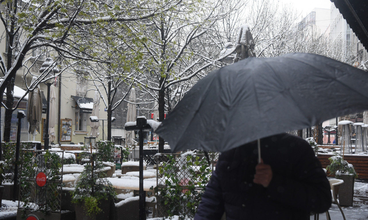 RHMZ UPOZORAVA - Srbija na udaru DVA ACIKLONA! Stižu ledeni PLJUSKOVI i SNEG, zatim ogromne OSCILACIJE u temperaturi