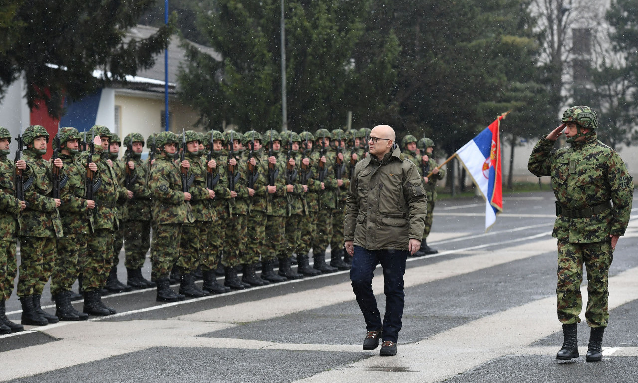 Ko neće da NOSI ORUŽJE - služiće DUPLO DUŽE: Vučević o uvođenju OBAVEZNOG VOJNOG ROKA i prigovoru savesti