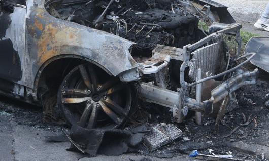 JEZIVE SLIKE! AUTOMOBIL I VOZAČ UGLJENISANI Evo šta je prethodilo nesreći na putu kod Kikinde (FOTO)