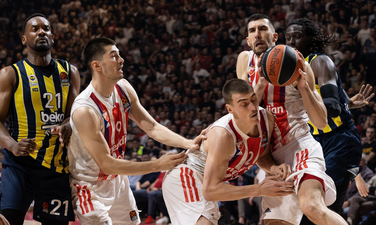 ZVEZDA posle drame SRUŠILA Fenerbahče, a PARTIZAN slavi: Crveno-beli "VEČITOM RIVALU" omogućili skok na TABELI