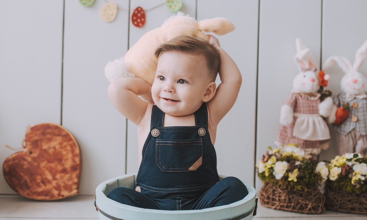 DOBAR ILI LOŠ ZNAK? Šta kaže NARODNO VEROVANJE za bebe koje se RODE na VELIKI PETAK