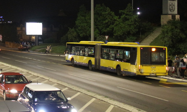 Nije "Ko to tamo peva" nego 48 u Beogradu: VOZAČ stranac OMAŠIO trasu, PUTNICI ga NAVODILI na engleskom