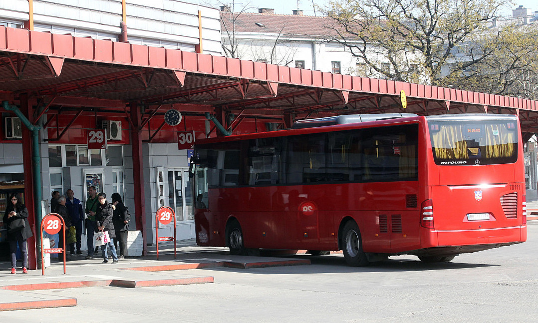 Drumovi će POŽELET' ŠOFERA, al' šofera NIGDE BITI NEĆE: Srpski AUTOBUSI plaču za 20.000 LJUDI za volanom